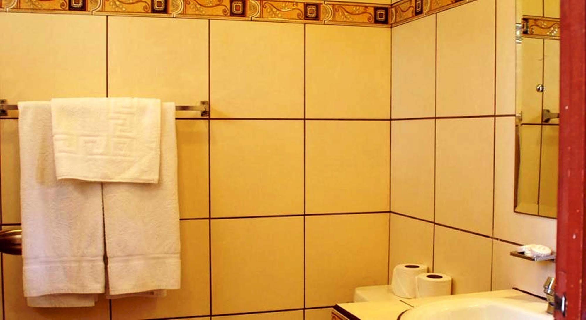 Hotel Boyeros ลิเบเรีย ภายนอก รูปภาพ