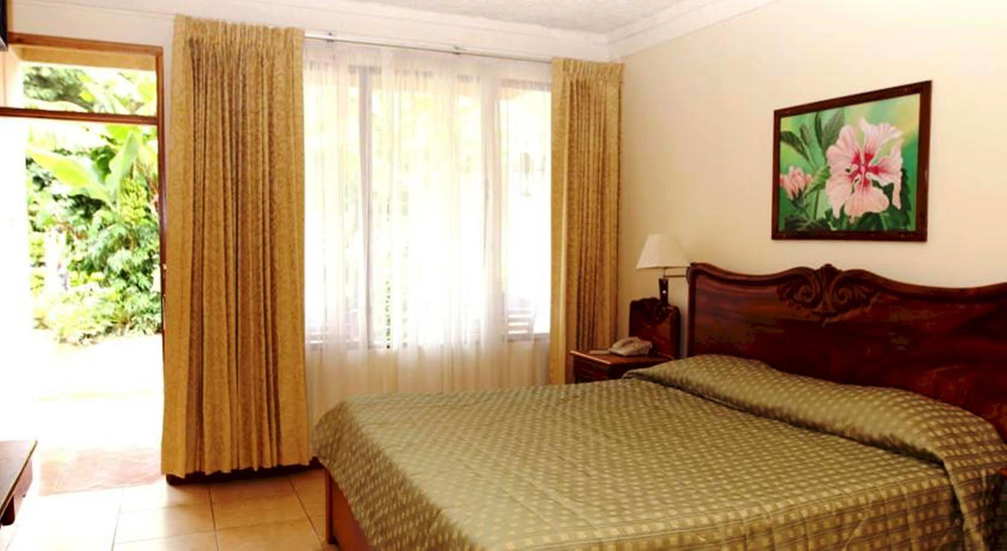 Hotel Boyeros ลิเบเรีย ภายนอก รูปภาพ